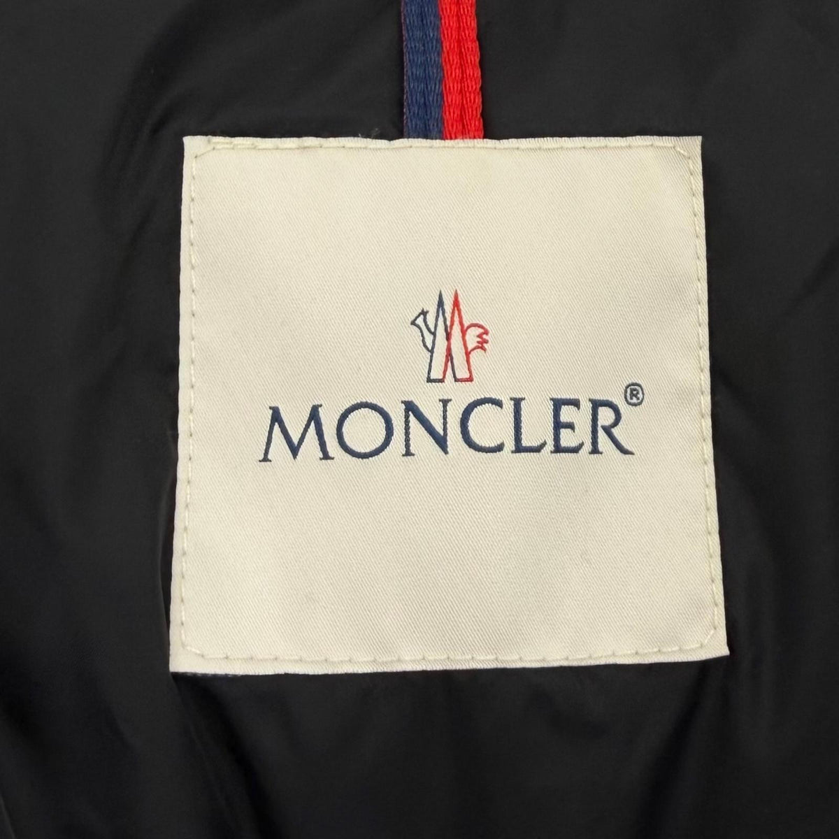 モンクレール FLAMMETTE フード収納 ロゴワッペン付 ZIP UP ダウンコート ブラック 00 00 レディース
