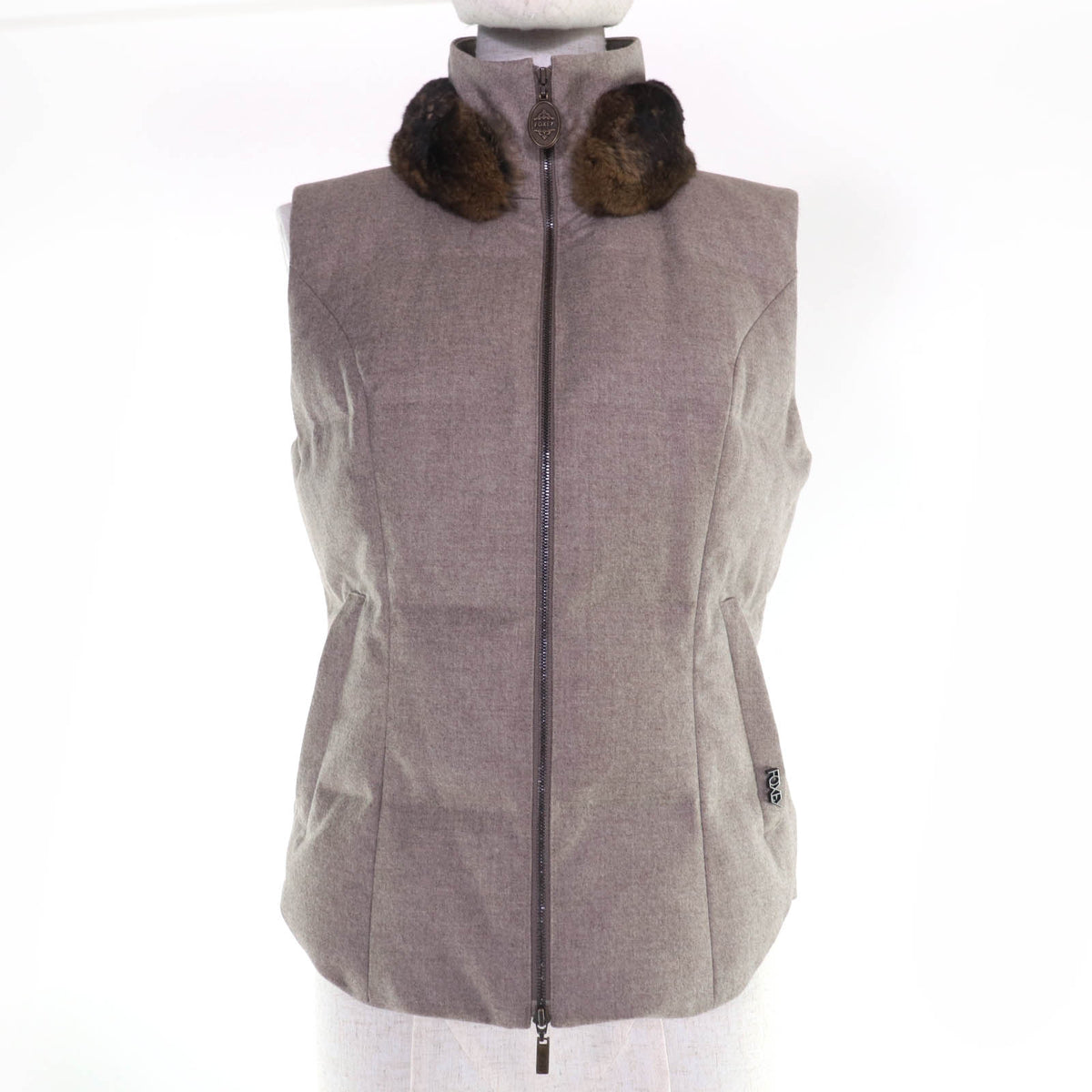 フォクシー ロゴプレート付 襟チンチラ ZIP UP ダウンベスト ブラウン 40 レディース