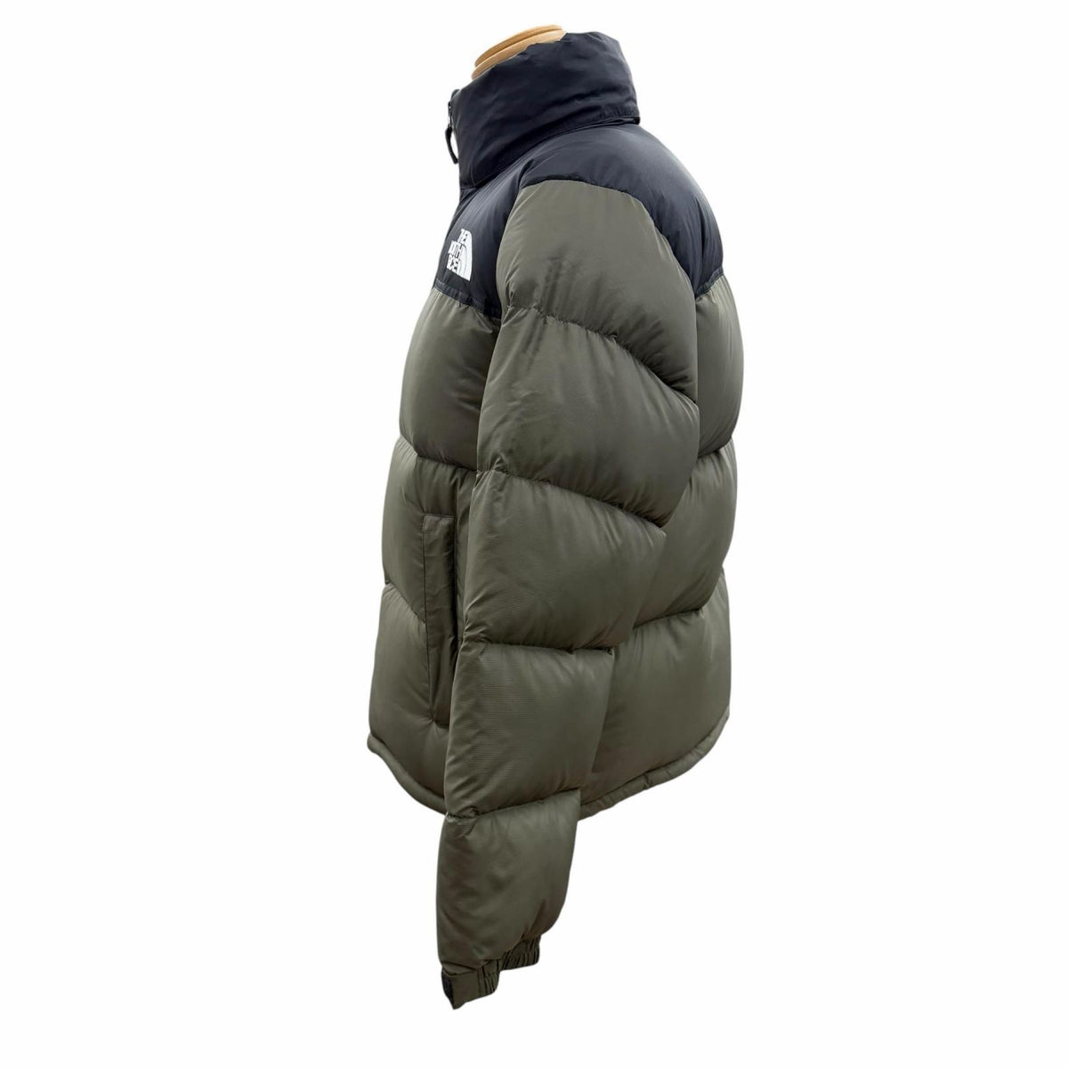 ザ・ノースフェイス Nuptse Jacket ロゴ刺繍 フード入り ポケッタブル仕様 ダブルジップアップ ダウンジャケット ブラック M メンズ
