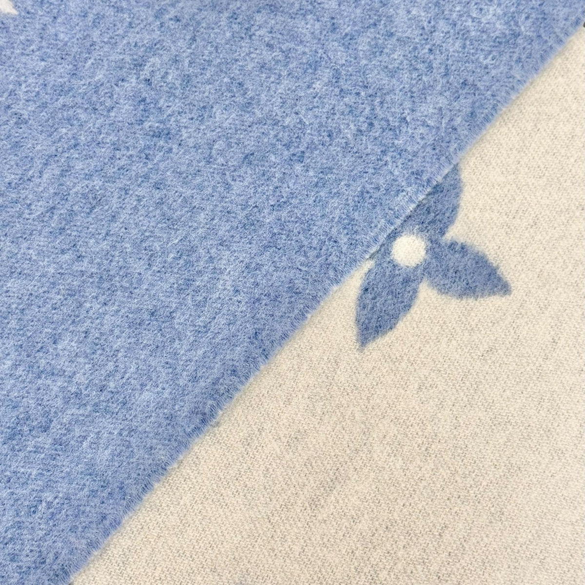 ルイヴィトン エシャルプ レイキャビック モノグラム フリンジ マフラー ブルー メンズ
