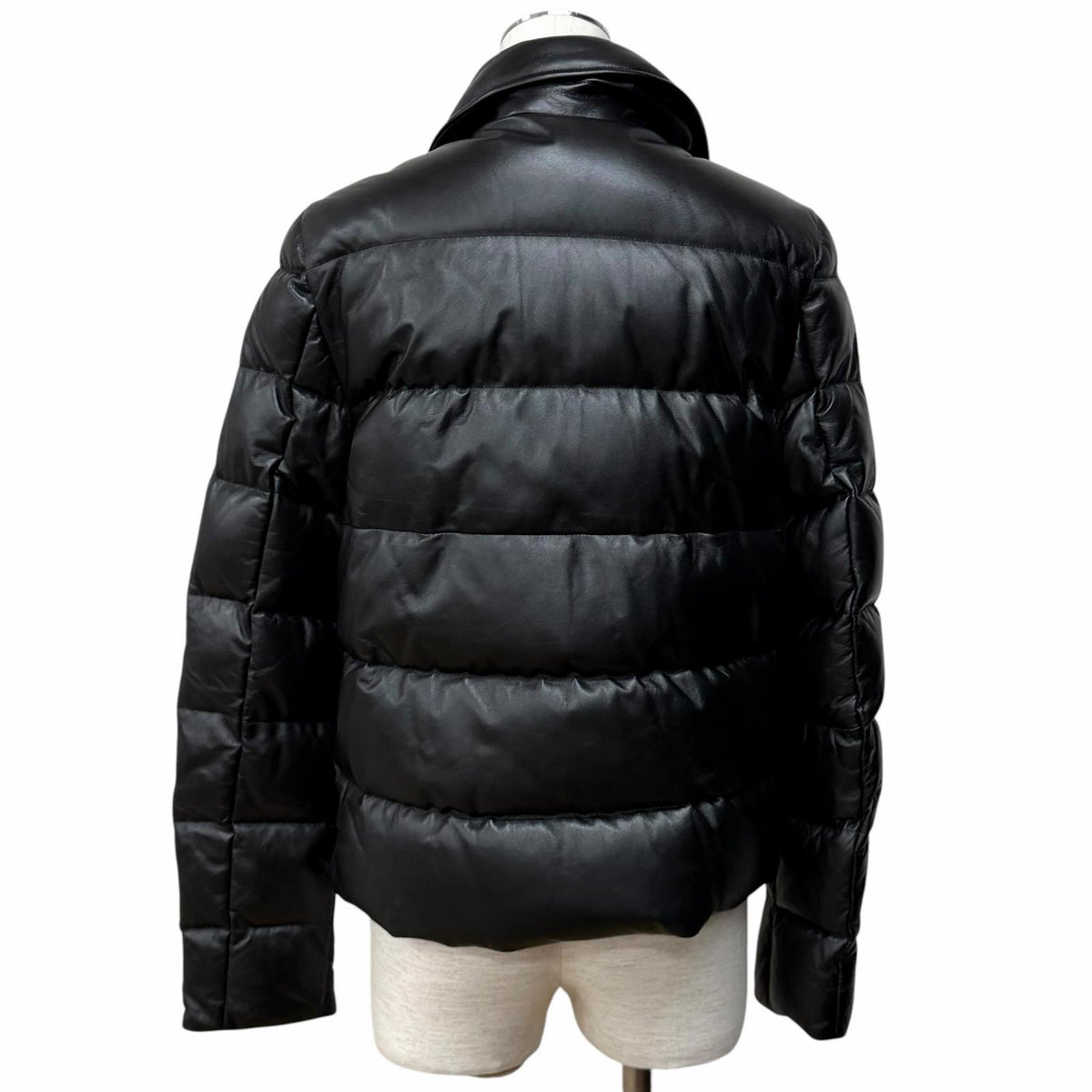 モンクレール ADIB ロゴボタン付 ZIP UP レザー ダウンジャケット ブラック 1 レディース