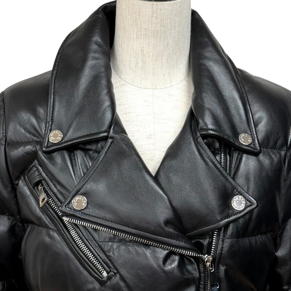 モンクレール ADIB ロゴボタン付 ZIP UP レザー ダウンジャケット ブラック 1 レディース