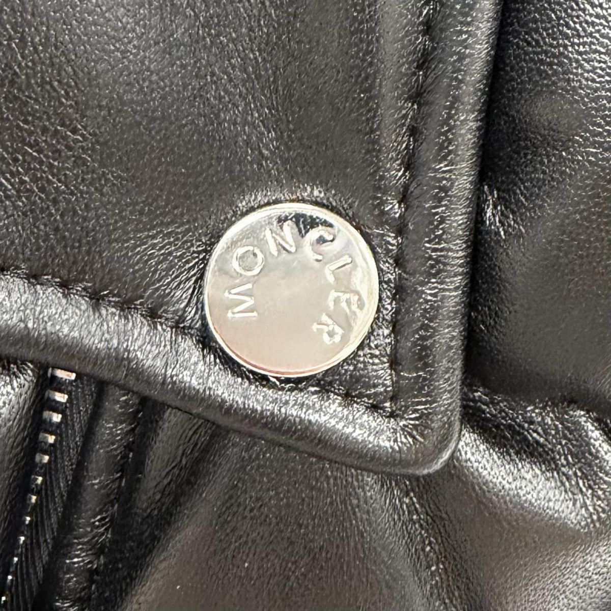モンクレール ADIB ロゴボタン付 ZIP UP レザー ダウンジャケット ブラック 1 レディース