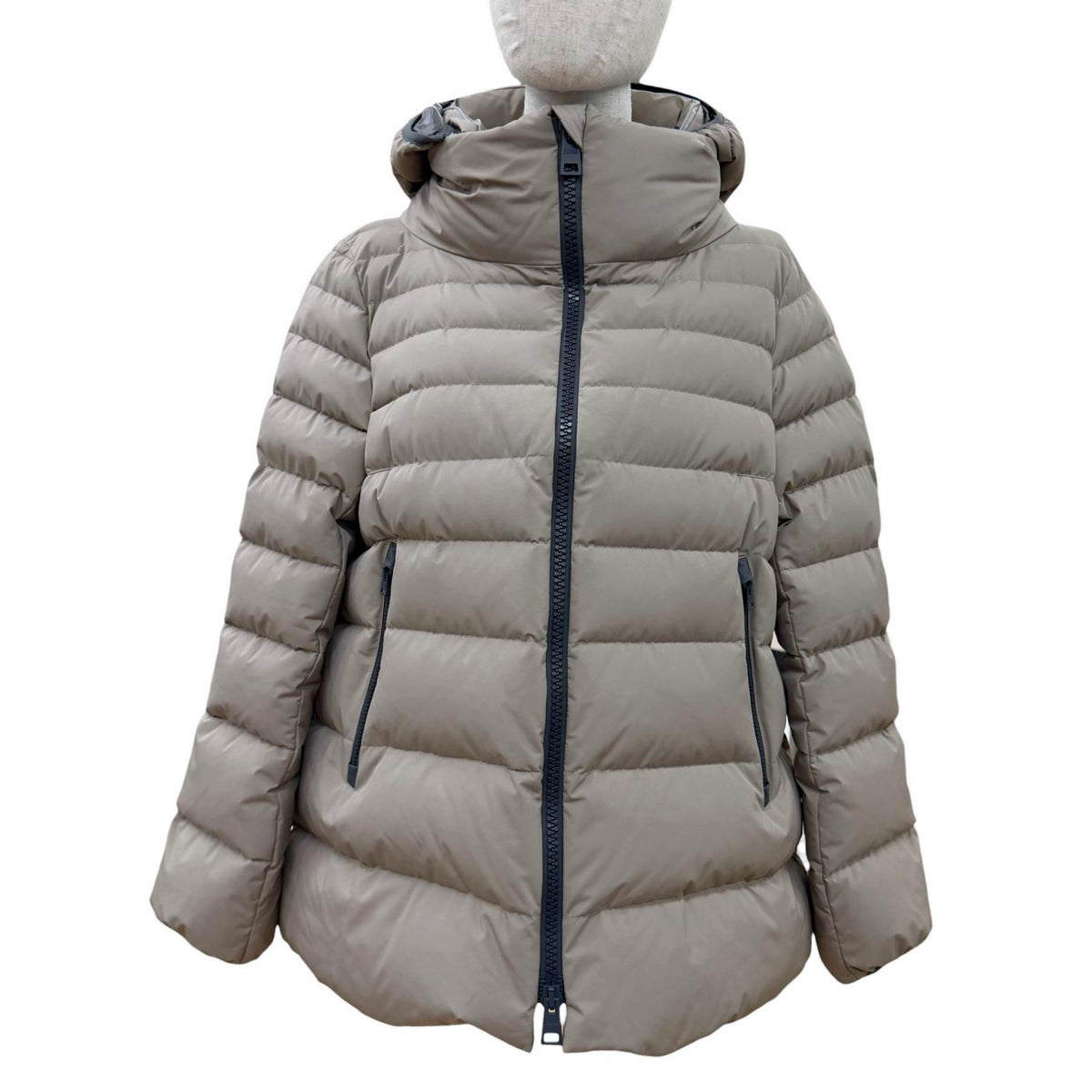 ヘルノ ラミナー GORE-TEX フード付 ZIP UP ダウンジャケット ダウンコート ベージュ系 46 レディース