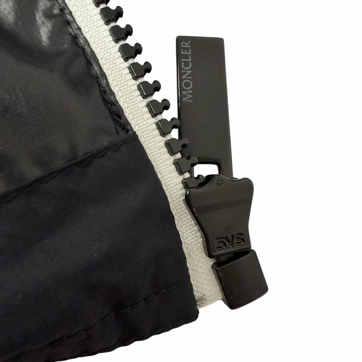 モンクレール PLUVIS GIUBBOTTO ダウンジャケット ブラック 00 メンズ