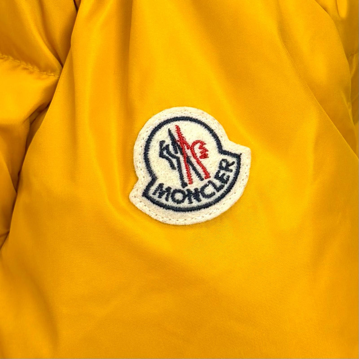 モンクレール ジーニアス 2 MERGULE メルグル FOXファー・フード・ロゴワッペン付 ZIP UP ダウンジャケット イエロー 54847 レディース