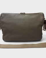 NEWSEDのPRADAグレージュカラーのヴィッテロダイノレザー製メンズショルダーバッグ