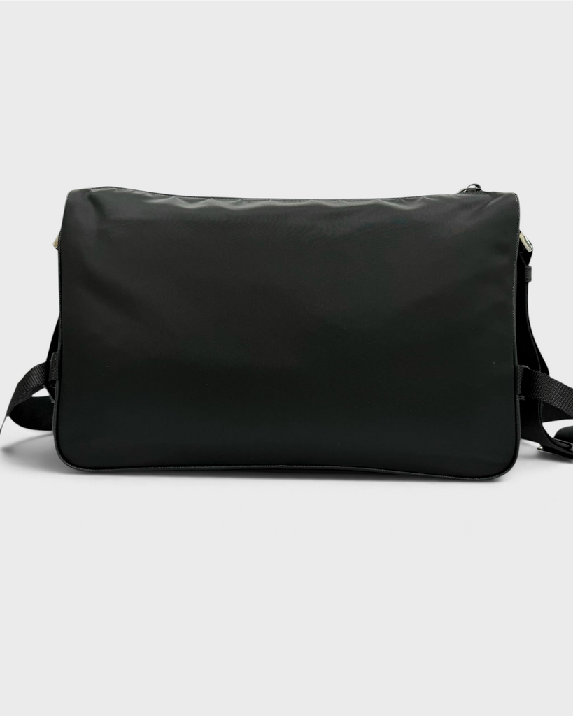 プラダ トライアングルロゴ 三角プレート Re-Nylon ショルダーバッグ ブラック メンズ