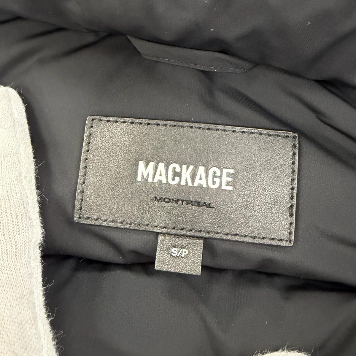 マッカージュ ブルーフォックスファー・フード付 レザー使い ZIP UP ダウンコート ブラック S レディース