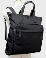 NEWSEDのPRADA Re-Nylon製ブラック2WAYバックパック兼トートバッグ。サフィアーノレザーのアクセント付き