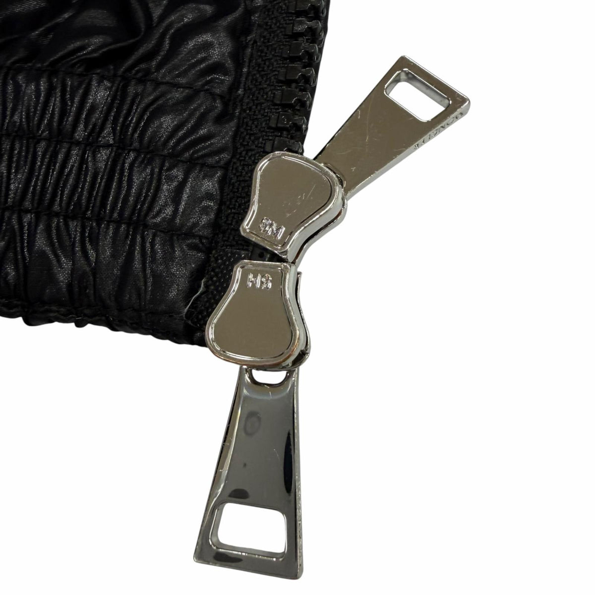 モンクレール BAYARD ロゴワッペン・フード付 ZIP UP ダウンジャケット ブラック 54847 レディース