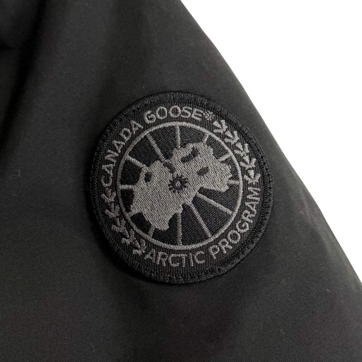 カナダグース CHATEAU PARKA シャトー パーカ ブラックレーベル ロゴワッペン ファー フード付き ダウンジャケット ブラック S メンズ