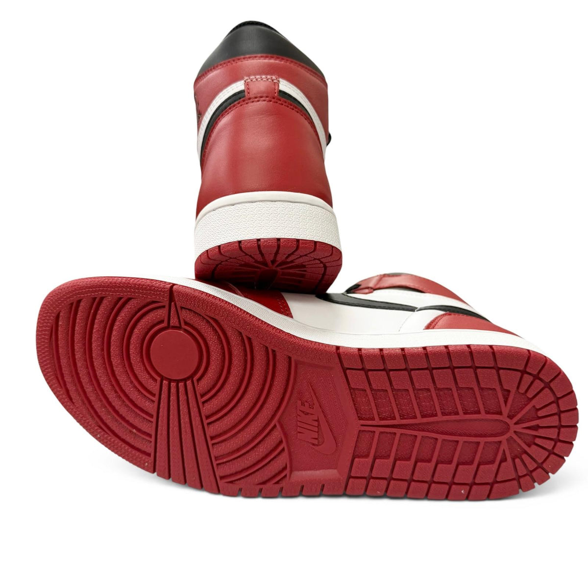 ナイキ AIR JORDAN 1 RETRO HIGH OG CHICAGO 2015 ハイカットスニーカー レッド 27 メンズ