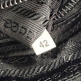 プラダ ヴェラ Re-Nylon ミニポーチ スモール トライアングルロゴ 三角プレート 化粧ポーチ ブラック レディース