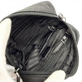 プラダ ヴェラ Re-Nylon ミニポーチ スモール トライアングルロゴ 三角プレート 化粧ポーチ ブラック レディース
