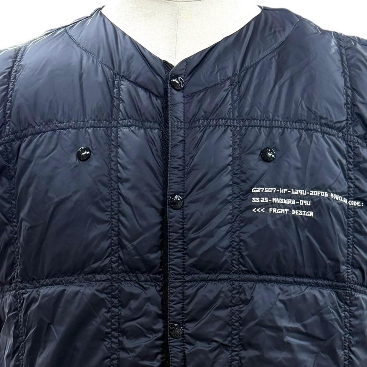 モンクレールジーニアス 7 フラグメント ヒロシフジワラ VAILE GILET ロゴワッペン付き ダウンベスト ネイビー 3 メンズ