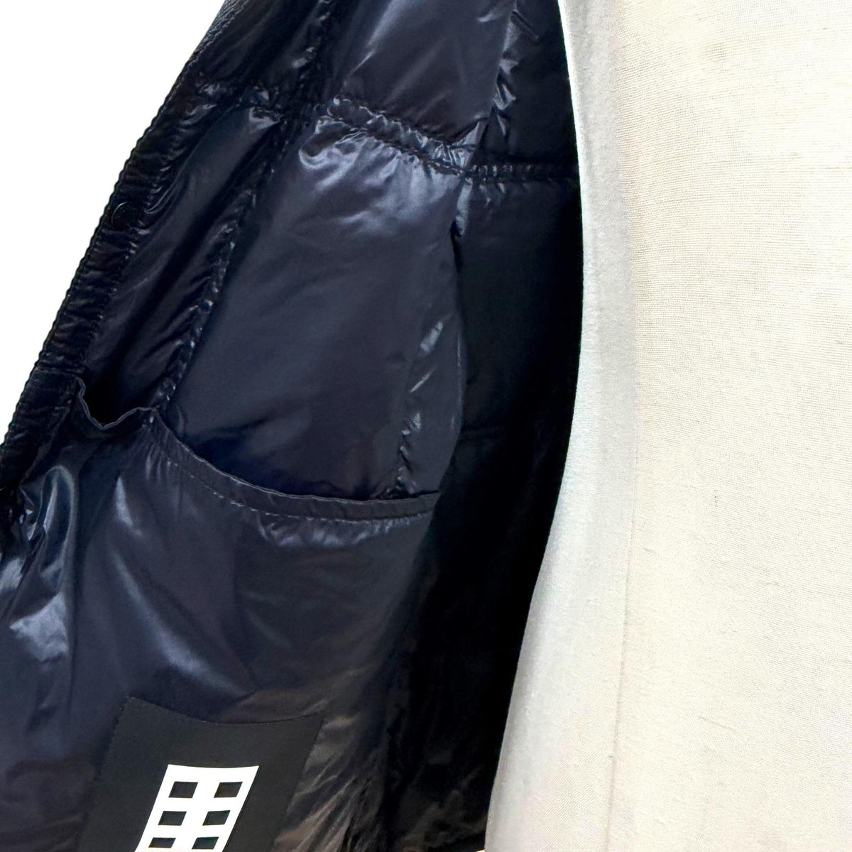 モンクレールジーニアス 7 フラグメント ヒロシフジワラ VAILE GILET ロゴワッペン付き ダウンベスト ネイビー 3 メンズ