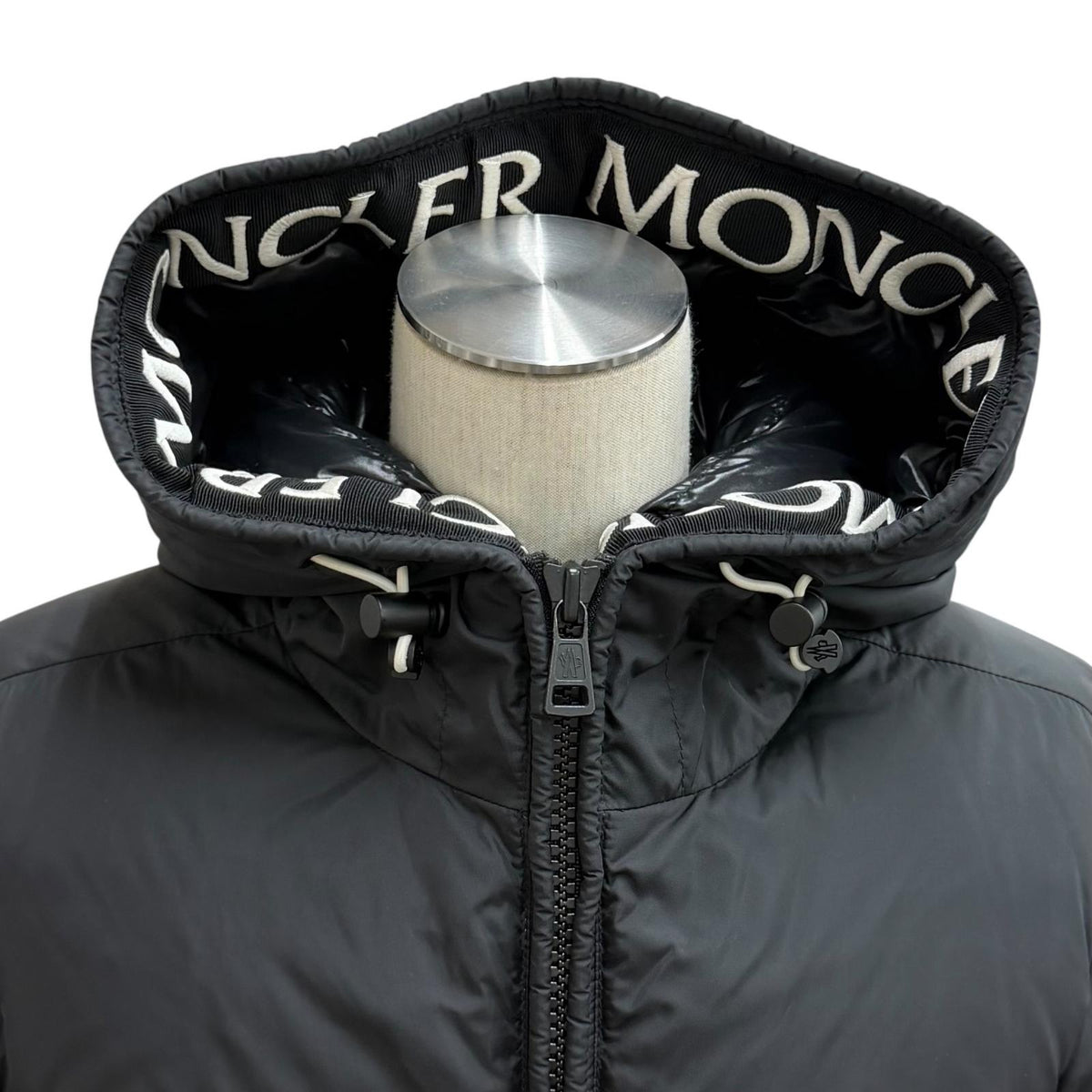 モンクレール MONTCLA ロゴ刺繍 フード付 ZIP UP ダウンジャケット ブラック 00 レディース