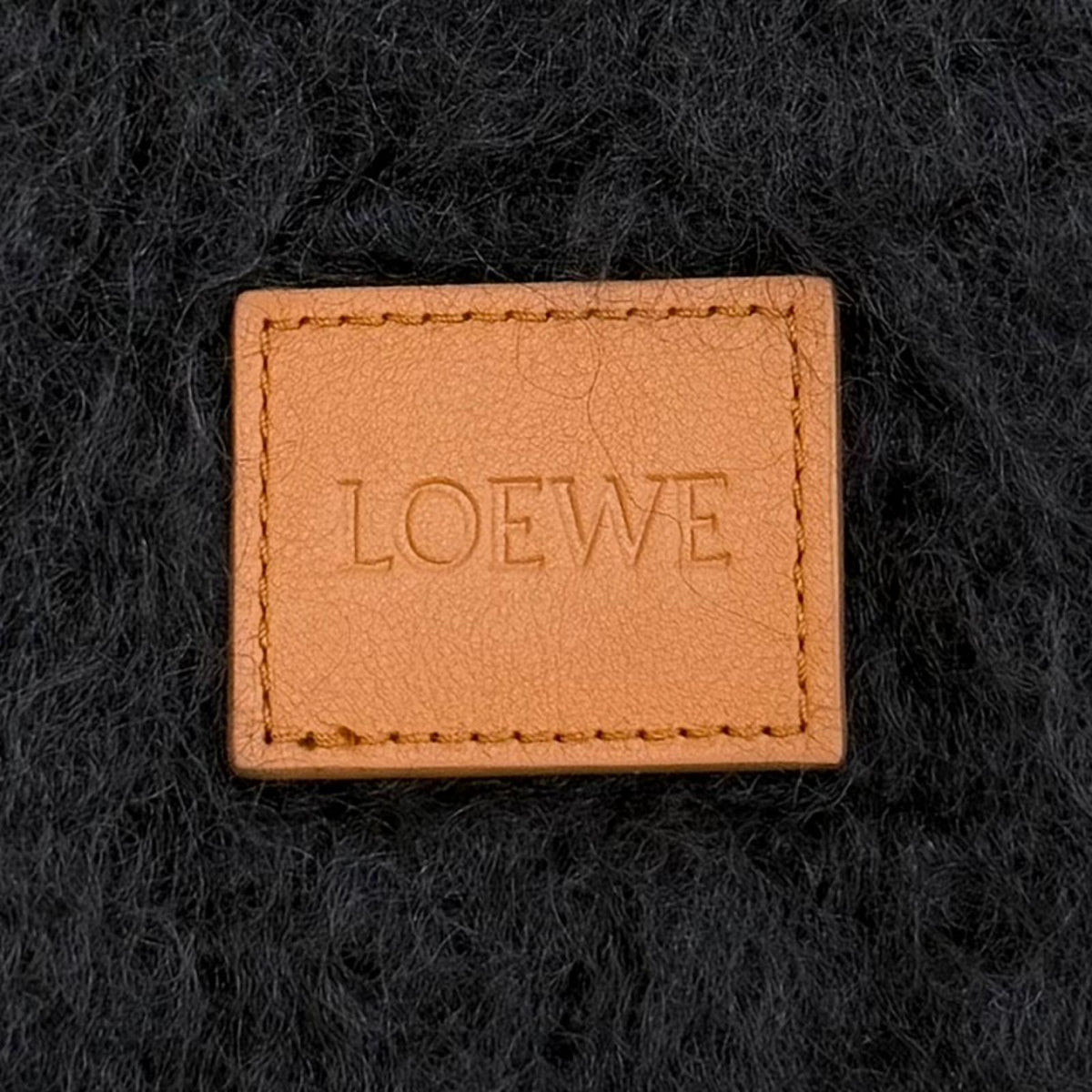 ロエベ ロゴレザーパッチ フリンジ マフラー ダークネイビー レディース