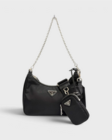 NEWSEDが販売するPRADA Re-Edition 2005 Re-Nylonブラックショルダーバッグ。ポーチとチェーンストラップ付き。
