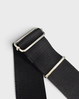 NEWSEDのPRADA Re-Edition 2005 Re-Nylonショルダーバッグの調節可能なブラックナイロンストラップとシルバーの金具