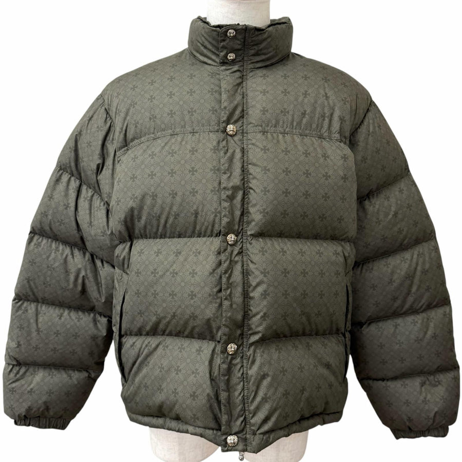 クロムハーツ CH Plus Stiff Down Jacket CHプラス 総柄 クロスボールボタン ダガージップ ダウンジャケット カーキ XL メンズ