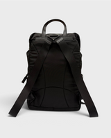 NEWSEDのPRADAブラックナイロン製バックパック、背面からの眺め。調整可能なストラップとレザーの持ち手付き。
