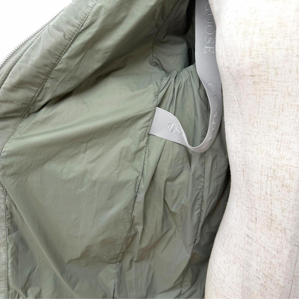 カナダグース Alessia Coat アレッシア コート ロゴワッペン フード付き ダブルニードルキルティング ダウンコート XS レディース