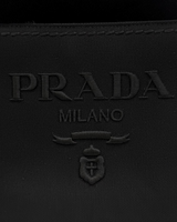 NEWSEDのPRADAジャルディニエール・カナパ・トートバッグのブラックのコットンキャンバス地に施された同色のロゴ刺繍