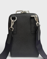 NEWSEDのPRADAサフィアーノレザー製ブラックスマートフォンケースショルダーバッグの背面