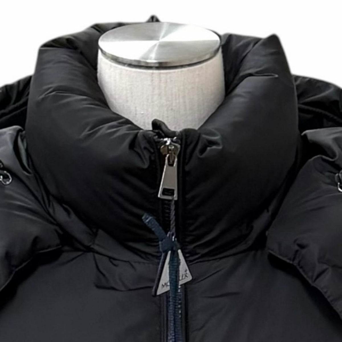 モンクレール DANUBE ロゴ入りベルト フード付 ZIP UP ダウンジャケット ブラック 1 レディース