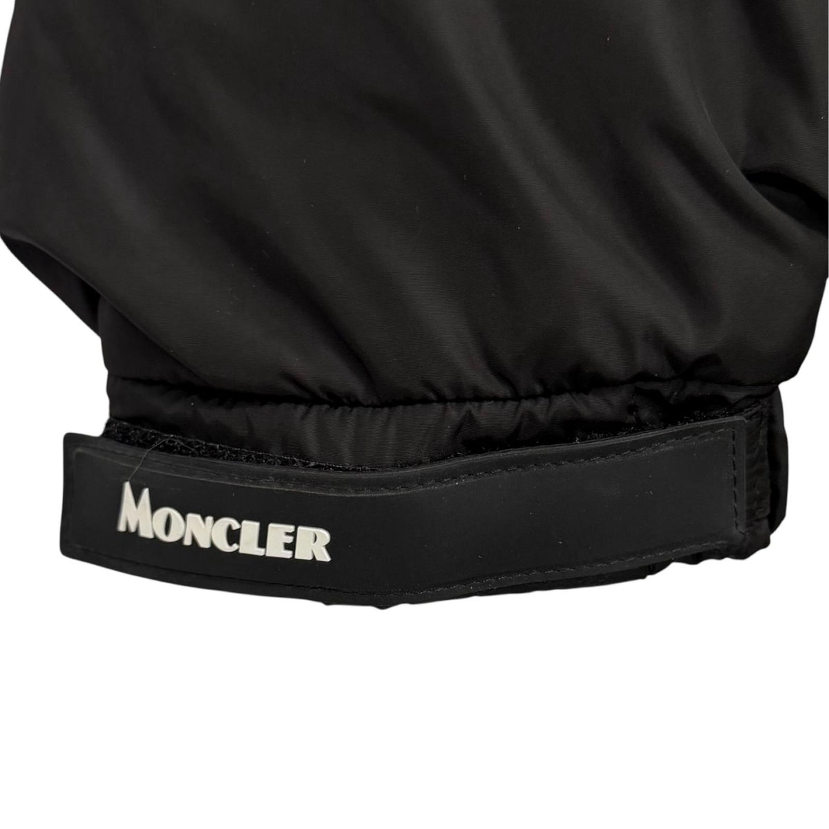 モンクレール DANUBE ロゴ入りベルト フード付 ZIP UP ダウンジャケット ブラック 1 レディース