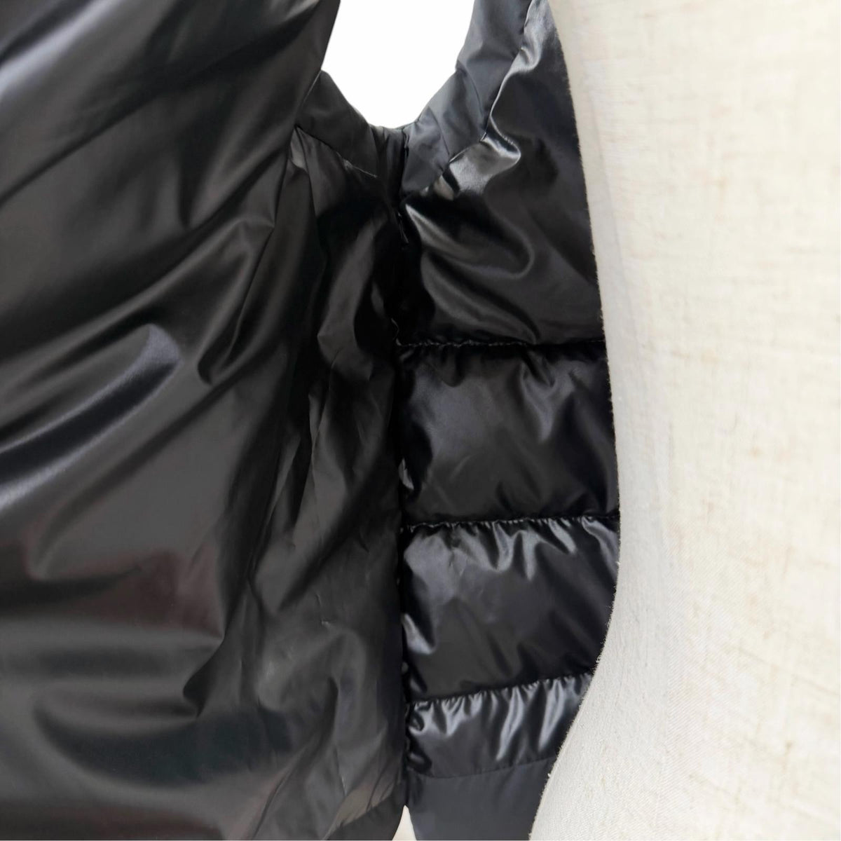 モンクレール CARDAMINE GILET カルダミン ジレ フードロゴ ダウンベスト ブラック 2 メンズ