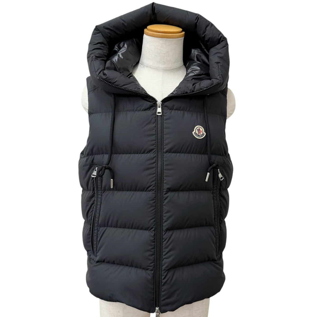 モンクレール CARDAMINE GILET カルダミン ジレ フードロゴ ダウンベスト ブラック 2 メンズ