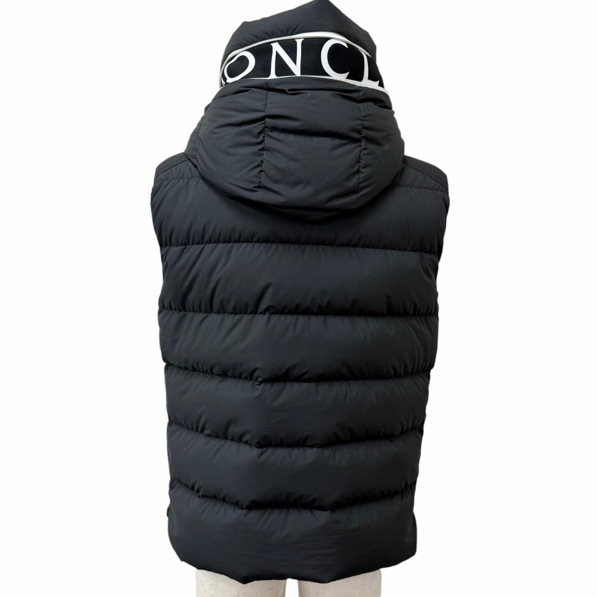 モンクレール CARDAMINE GILET カルダミン ジレ フードロゴ ダウンベスト ブラック 2 メンズ