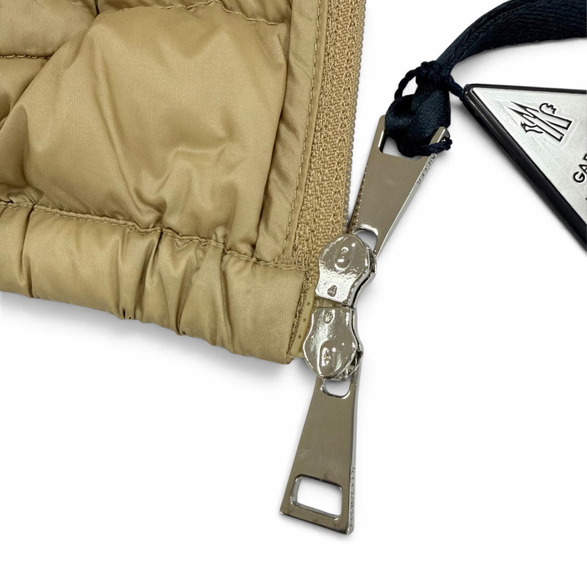 モンクレール LANS ロゴワッペン ポケッダブル収納袋付 ZIP UP ダウンジャケット ベージュ 1 レディース
