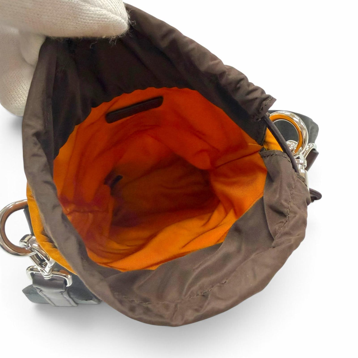 プラダ スピードロック Re-Nylon トライアングルロゴ 三角プレート フォンポーチ ショルダーバッグ オレンジ メンズ