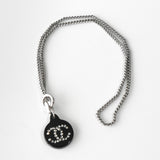 シャネル ココマーク サークル プレート ラインストーン ネックレス シルバー/ブラック 03/A - NEWSED