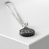 シャネル ココマーク サークル プレート ラインストーン ネックレス シルバー/ブラック 03/A - NEWSED