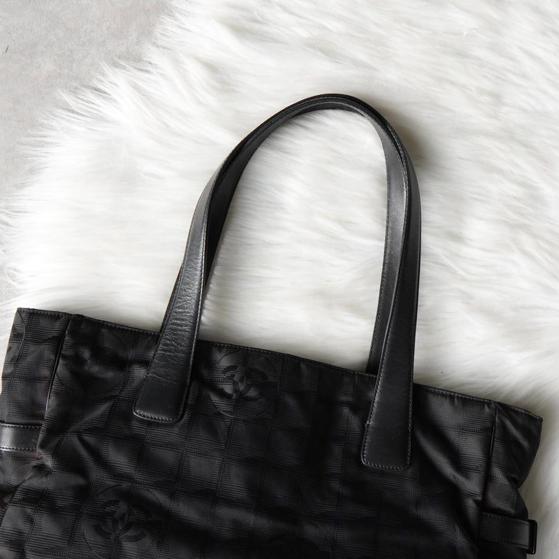 シャネル ニュートラベルライン GM トートバッグ ブラック 7桁6番台