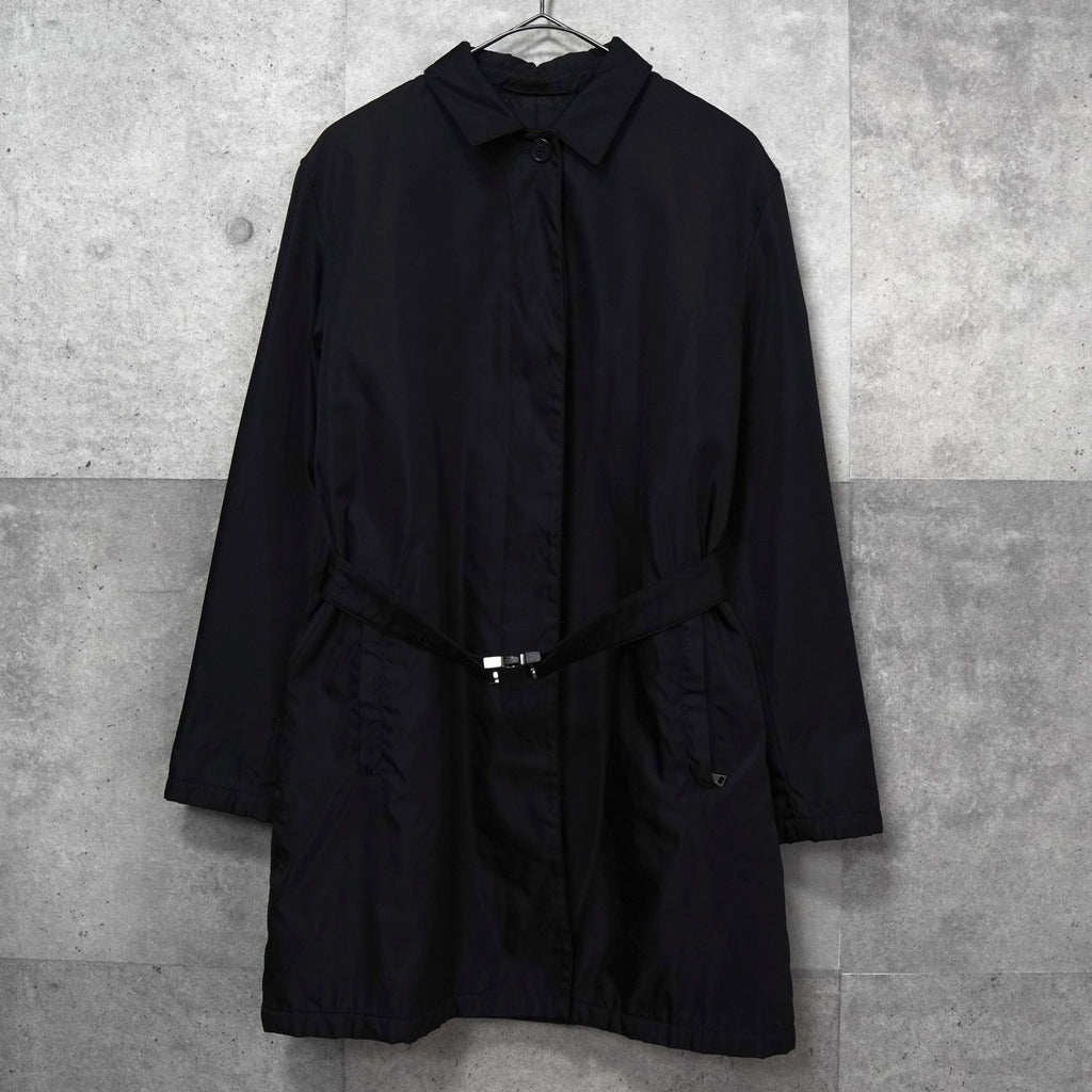プラダ ナイロン 中綿 ステンカラーコート ブラック ウエストベルト付き