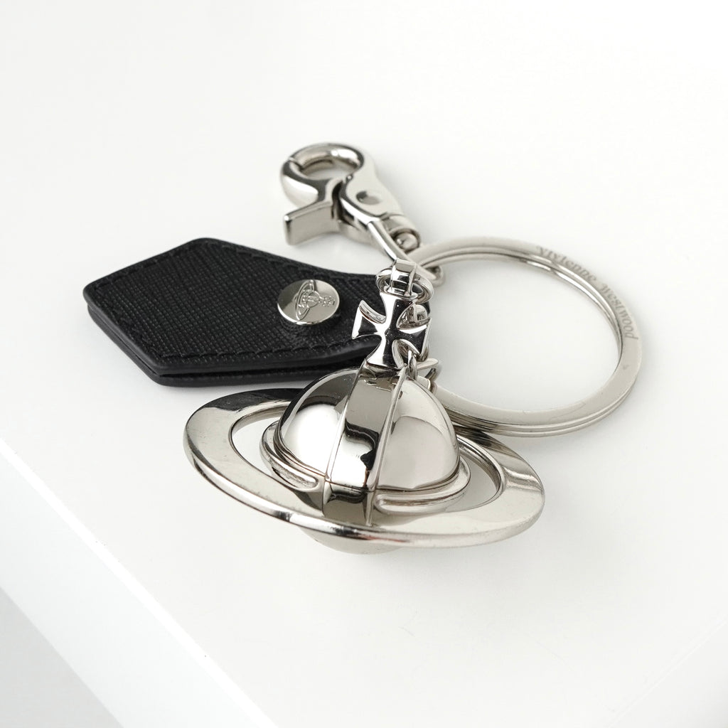 ヴィヴィアン ウエストウッド ラージ オーブ レザー シルバー チャーム キーホルダー