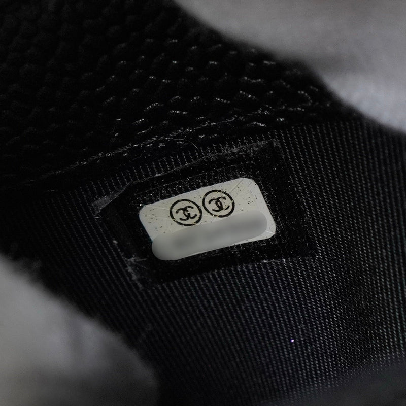 シャネル 1番台 ココマーク マトラッセ キャビアスキン カードケース ブラック - NEWSED