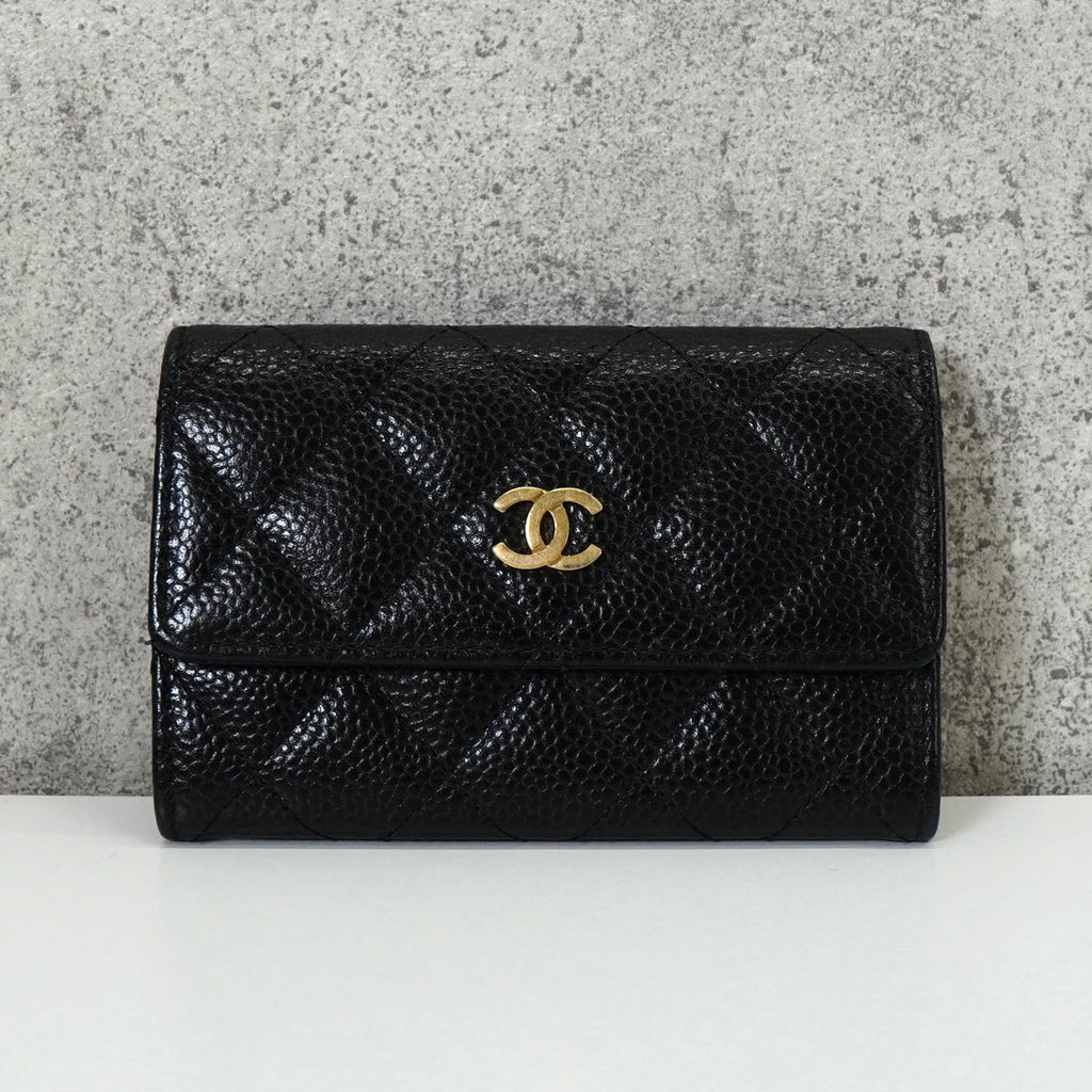 シャネル 1番台 ココマーク マトラッセ キャビアスキン カードケース ブラック