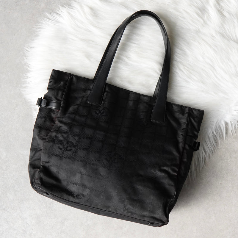 シャネル ニュートラベルライン GM トートバッグ ブラック 7桁6番台