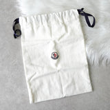 Moncler 徽标绗缝皮革链条单肩包（米色/黑色）