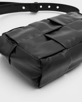 ボッテガ ヴェネタ カセット レザー ショルダーバッグ ブラック