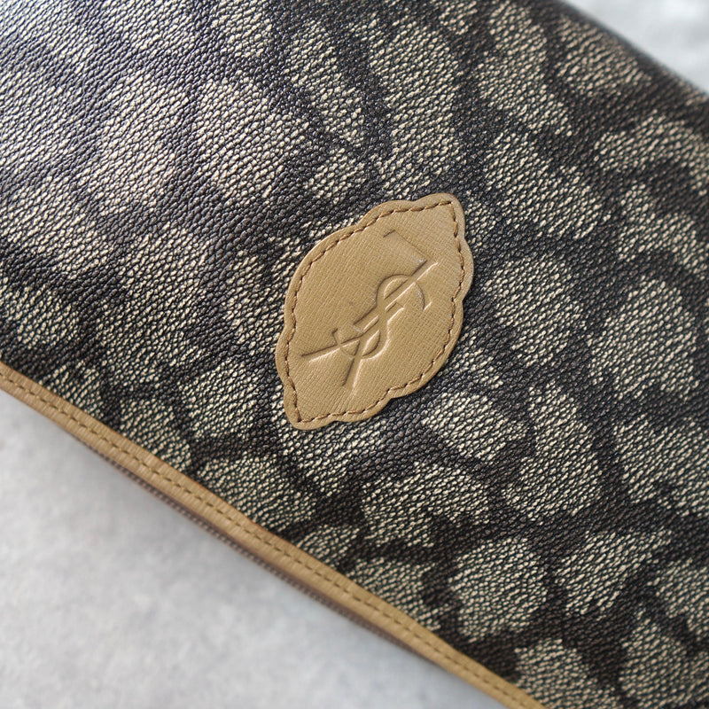 1990's Cassandra Logo Giraffe Pattern Clutch Bag - NEWSED