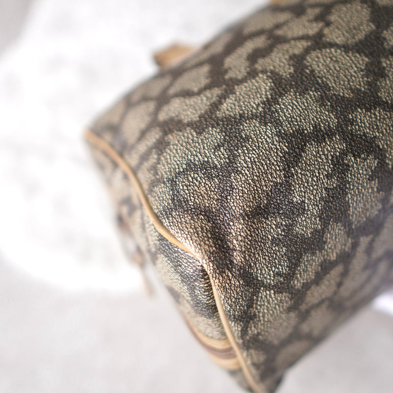 1990's Cassandra Logo Giraffe Pattern Mini Boston Bag - NEWSED