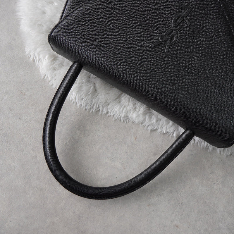 1990's Emboss Cassandra Logo Leather Hand Bag - NEWSED